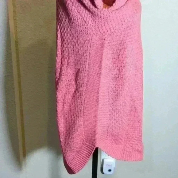 St. John’s Bay Barbie Pink Metallic thread Knit Sweater with Side Slit large - Picture 2 of 3